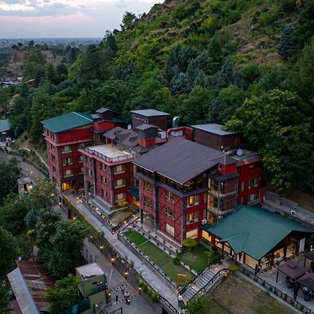 Golden Tulip Srinagar Hotel Exterior foto