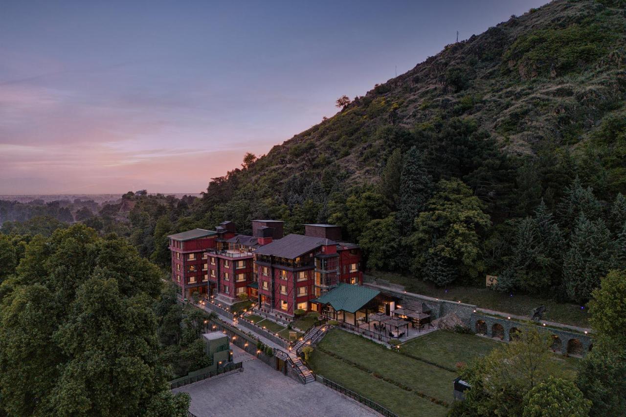 Golden Tulip Srinagar Hotel Exterior foto