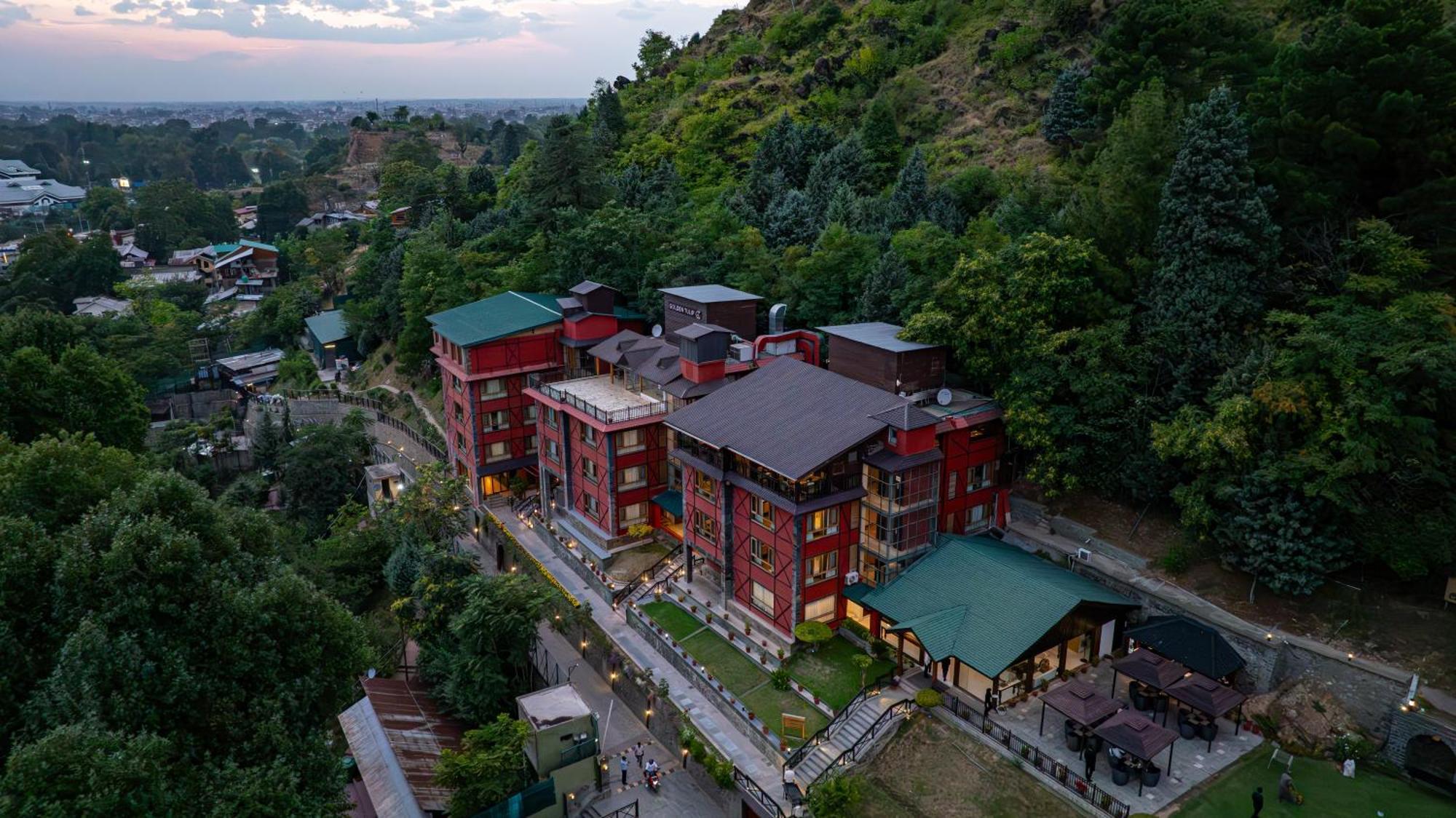 Golden Tulip Srinagar Hotel Exterior foto